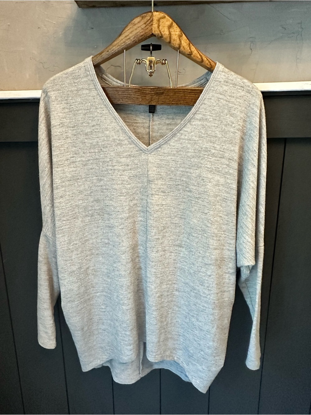 White House Black Market Women's Gray Drop Shoulder V Neck top size M